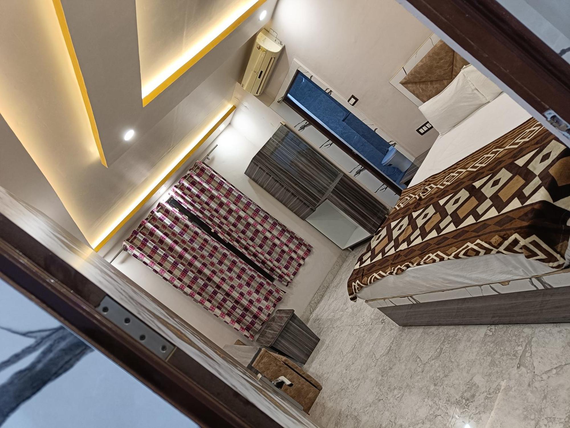 Pragya International Varanasi Exterior foto