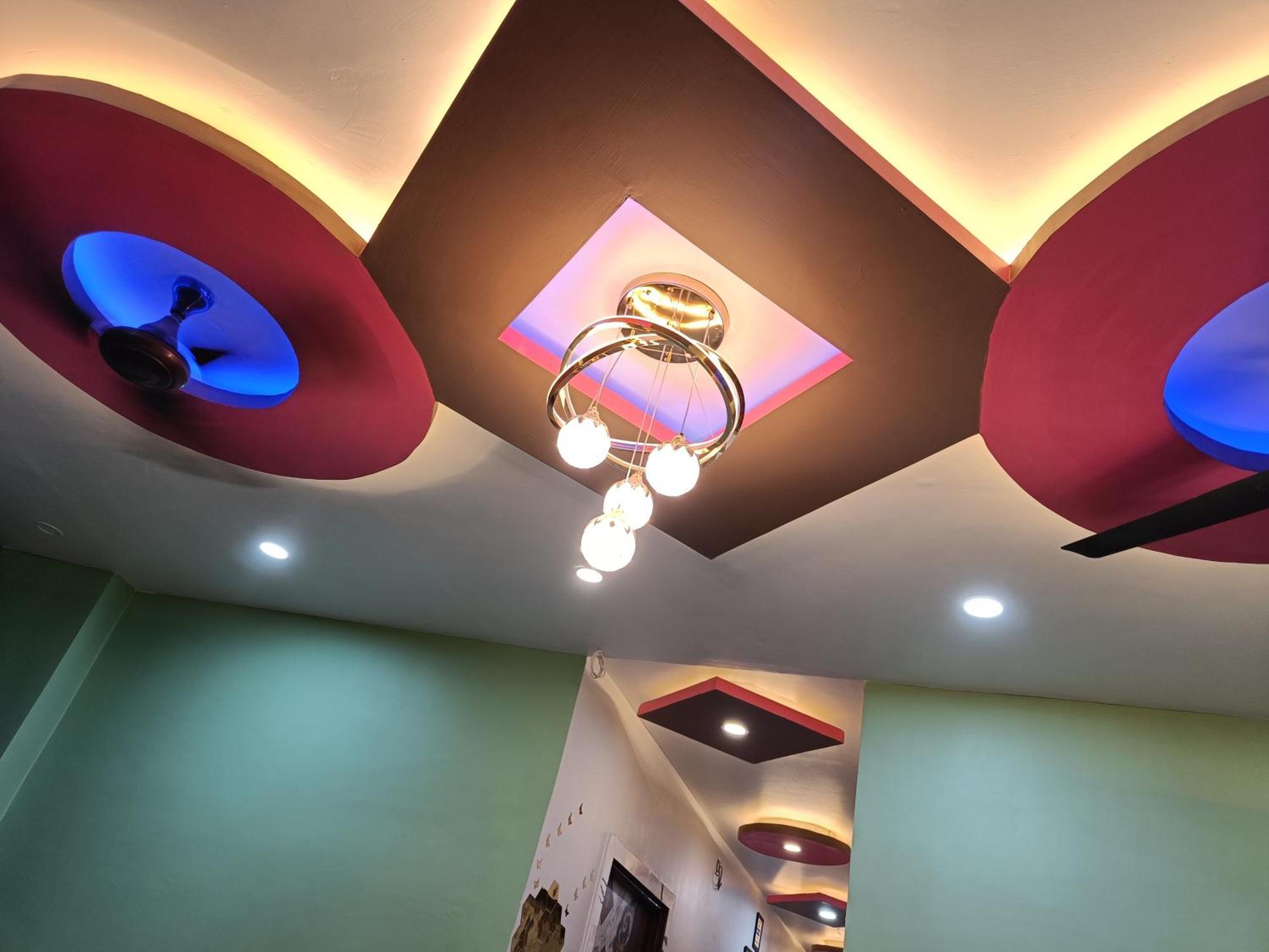 Pragya International Varanasi Exterior foto