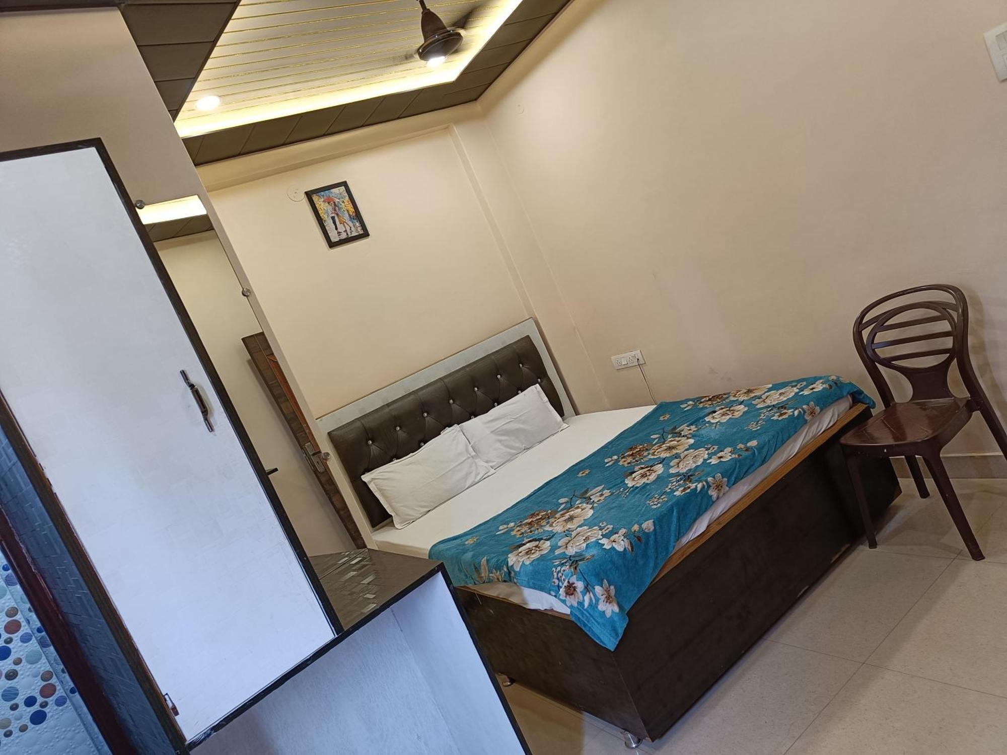 Pragya International Varanasi Exterior foto