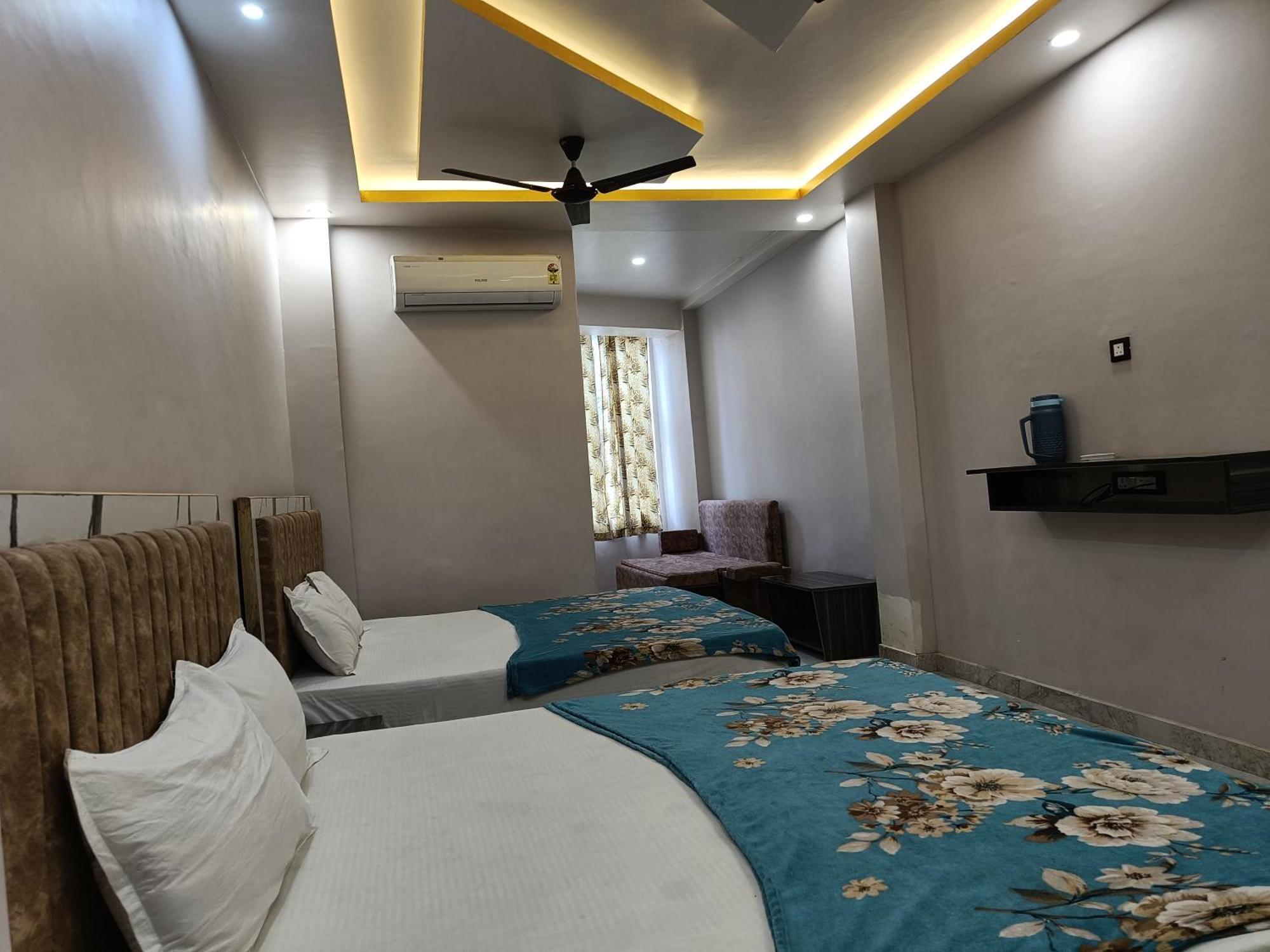 Pragya International Varanasi Exterior foto