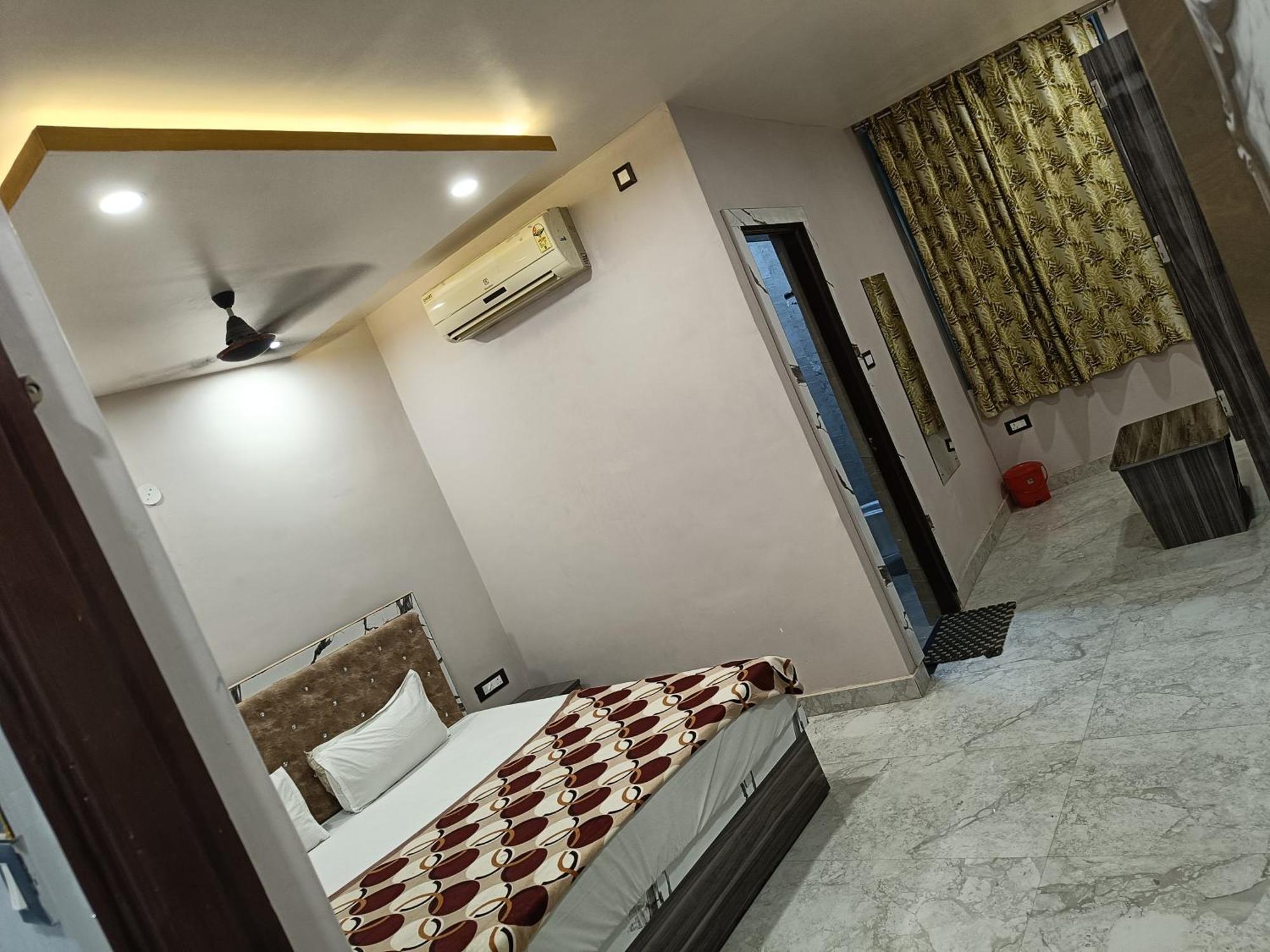 Pragya International Varanasi Exterior foto